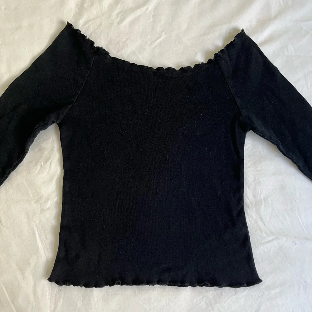 Brandy Melville Black Off the Shoulder Top with Lettuce Hem - Picture 3 of 7